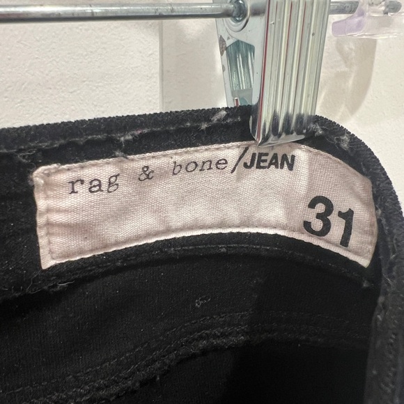 Rag & Bone Black Velvet 10 inch
Capri Skinny Pants Women’s Size 31 - Picture 10 of 12